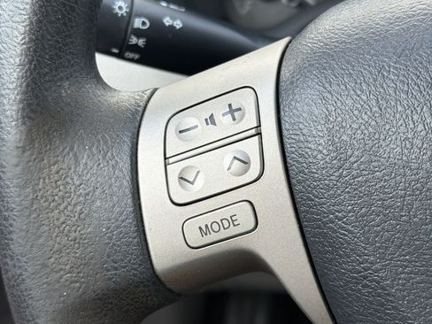 Used 2013 Toyota Corolla LE FWD image 16