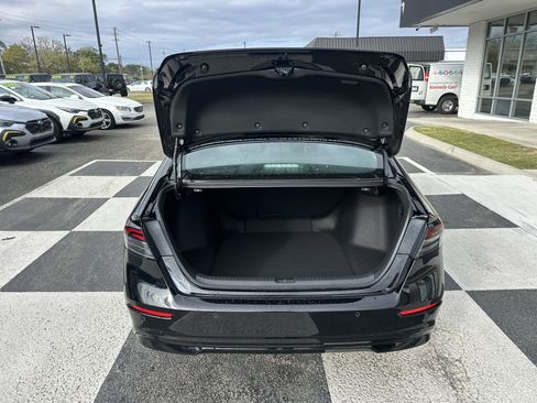 Used 2024 Honda Accord EX-L image 9