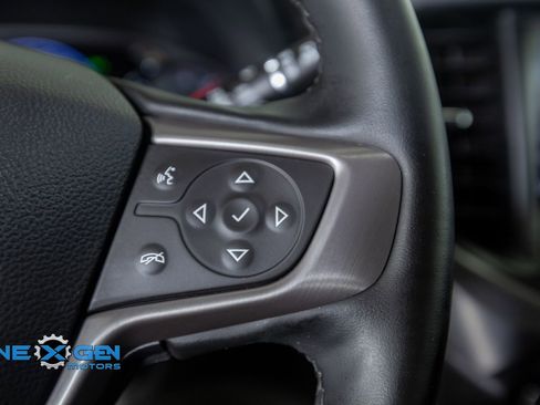 Used 2023 GMC Acadia AT4 w/ Technology Package image 15