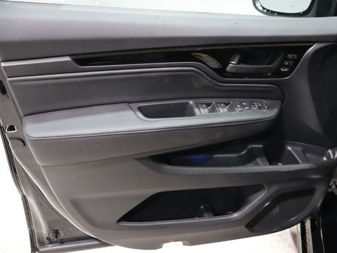 New 2026 Honda Odyssey Touring image 8