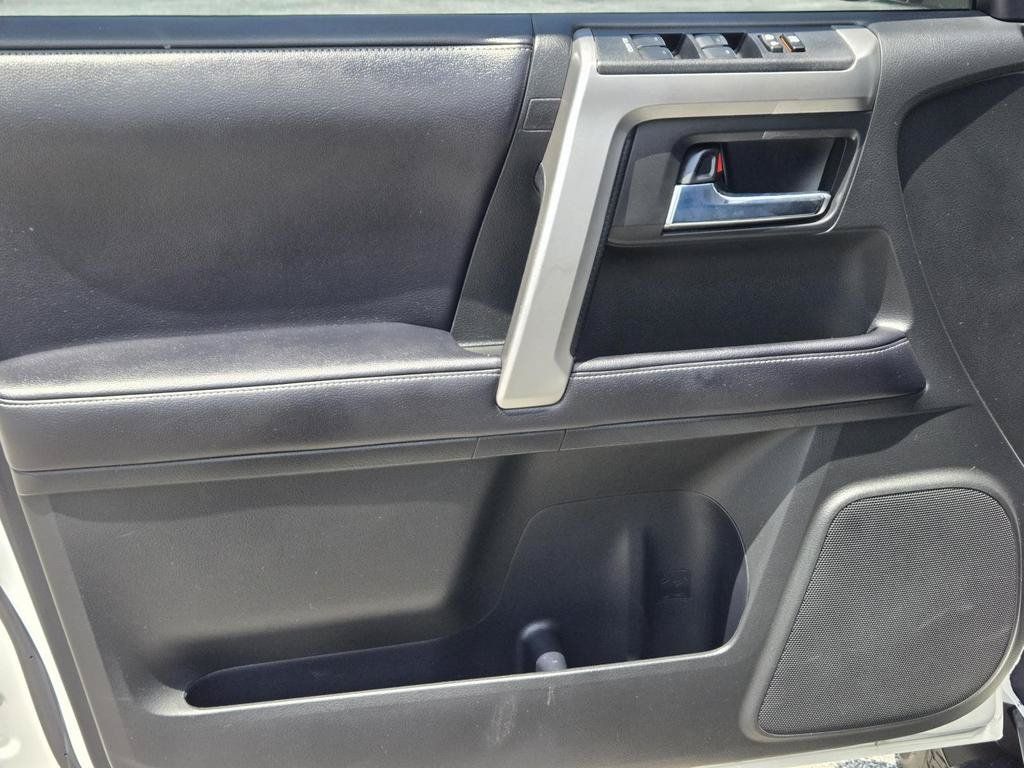 Used 2018 Toyota 4Runner SR5 AWD/4WD image 13