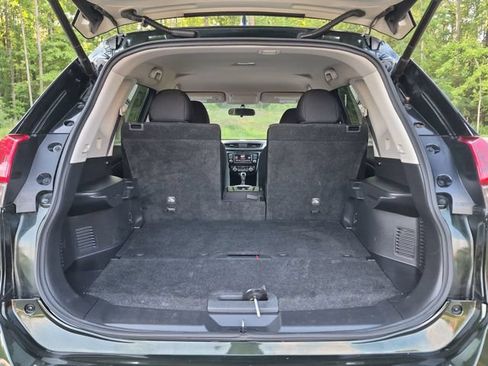 Used 2018 Nissan Rogue SV AWD/4WD image 23