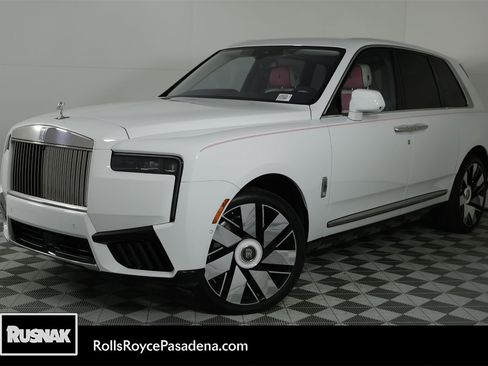 New 2025 Rolls-Royce Cullinan w/ Dynamic Package image 1