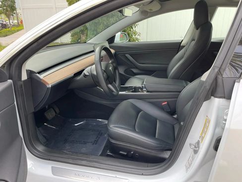 Used 2020 Tesla Model 3 Standard Range Plus RWD image 12