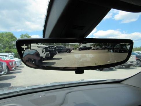 Certified 2023 Chevrolet Traverse LT w/ LT Premium Package AWD/4WD image 26