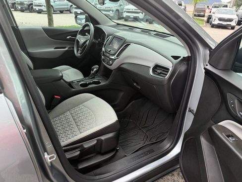 Used 2023 Chevrolet Equinox LS w/ LPO, Floor Liner Package AWD/4WD image 15