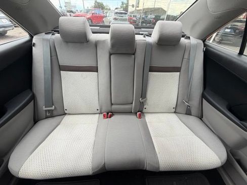 Used 2012 Toyota Camry LE FWD image 17