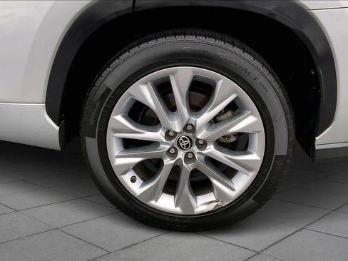 Used 2022 Toyota Highlander Limited image 10