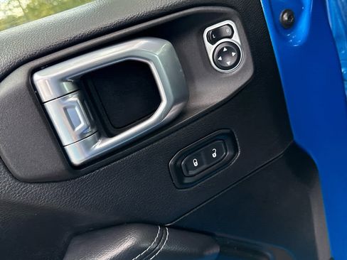 Used 2021 Jeep Wrangler Unlimited Sahara image 18