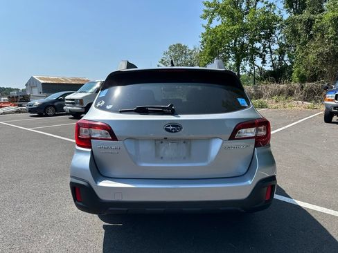 Used 2018 Subaru Outback 2.5i Limited AWD/4WD image 6