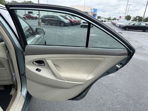 Used 2007 Toyota Camry LE FWD image 12