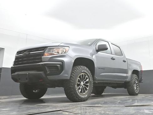 Used 2022 Chevrolet Colorado W/T w/ WT Convenience Package AWD/4WD image 40