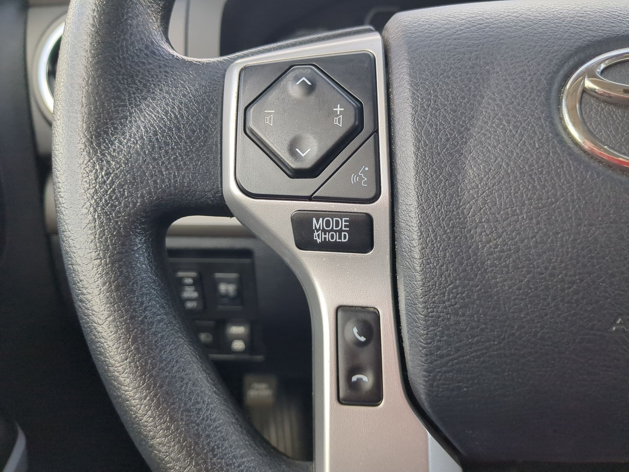 Used 2018 Toyota Tundra SR5 w/ TRD Off Road Package AWD/4WD image 18