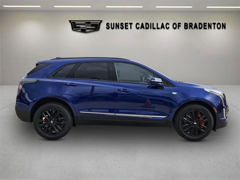 New 2025 Cadillac XT5 Sportv w/ LPO, Blue Accent Package image 8