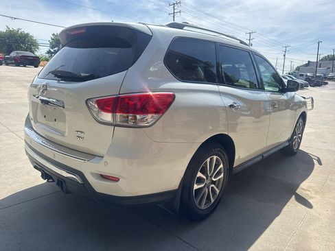 Used 2016 Nissan Pathfinder SV w/ Trailer Tow Package AWD/4WD image 5