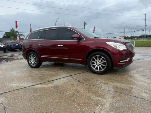 Used 2017 Buick Enclave Leather FWD image 4