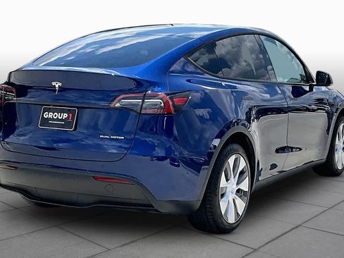 Used 2024 Tesla Model Y Long Range AWD/4WD image 11