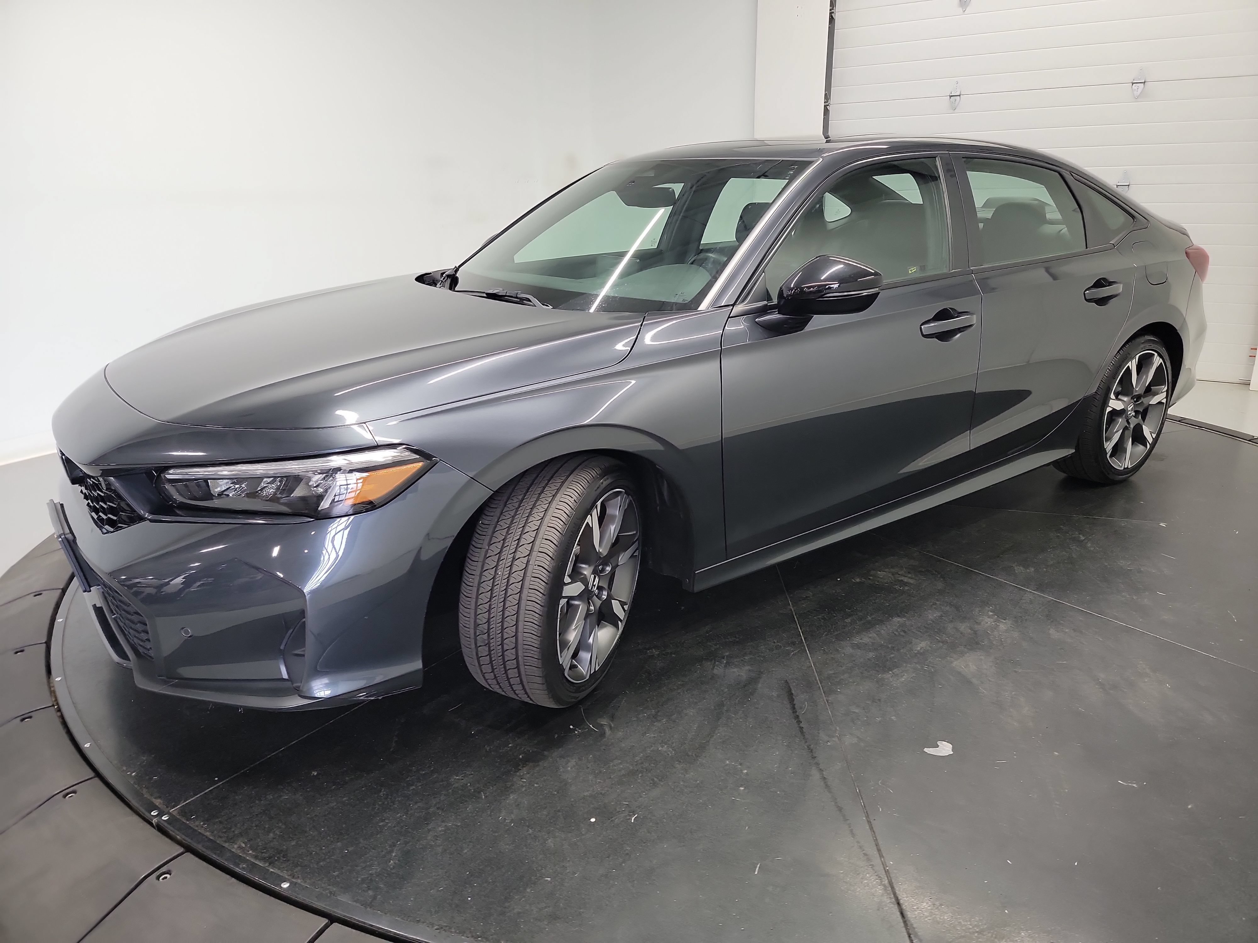 Used 2025 Honda Civic Sport Touring image 3