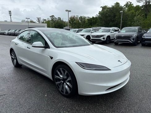 Used 2025 Tesla Model 3 image 3