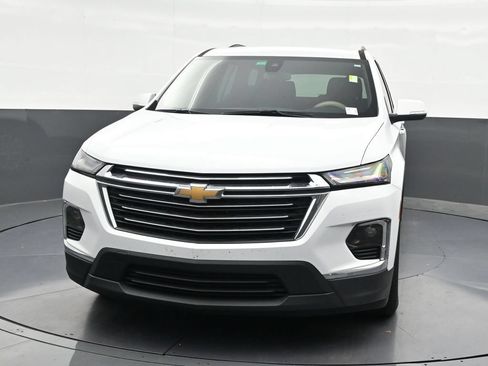 Used 2023 Chevrolet Traverse LT FWD image 9