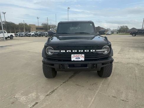 Used 2024 Ford Bronco Wildtrak image 2