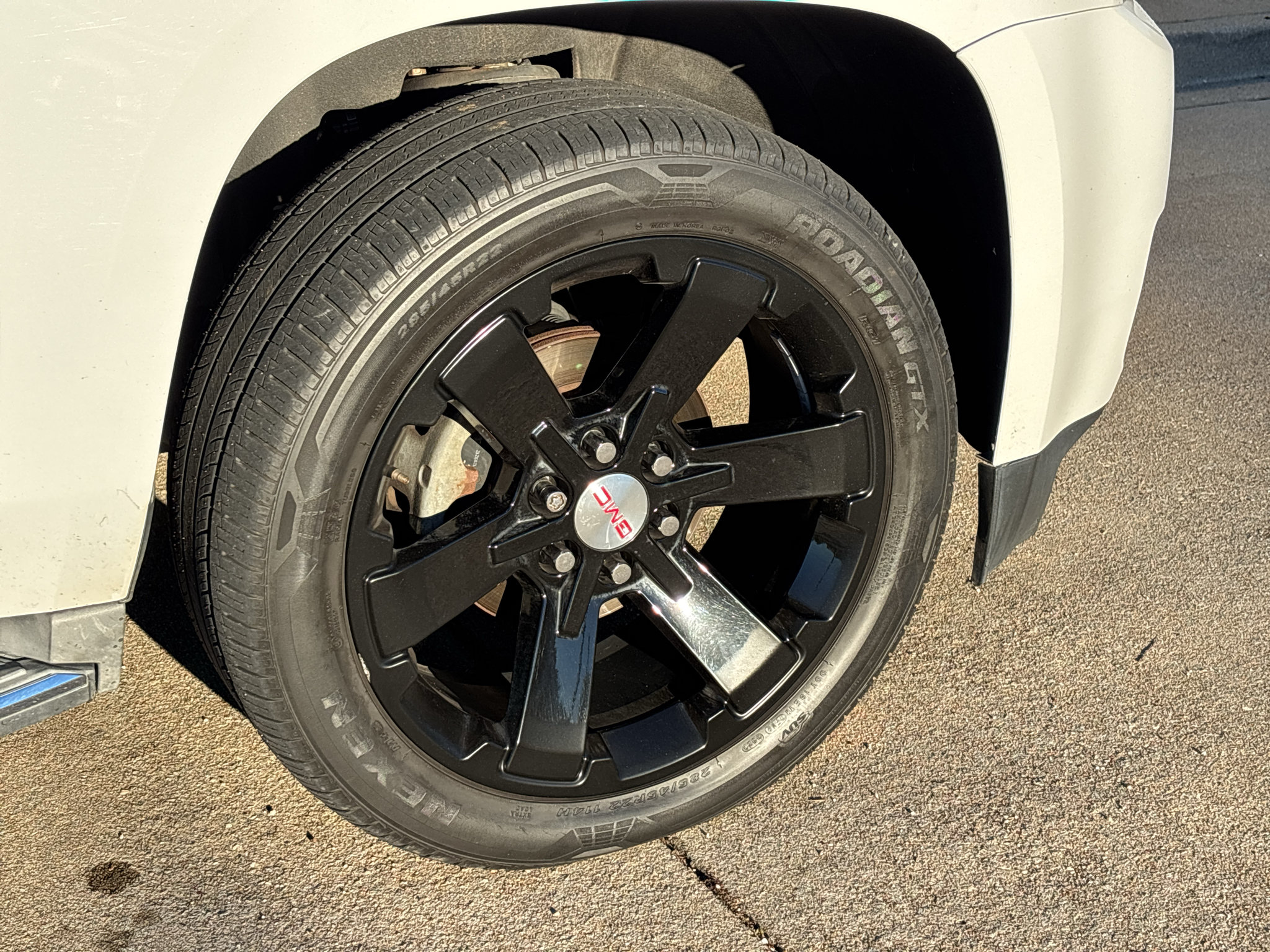 Used 2016 GMC Yukon Denali w/ Open Road Package AWD/4WD image 10