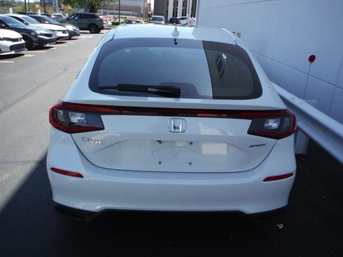 Used 2023 Honda Civic Sport image 6