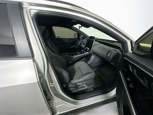Used 2024 Toyota bZ4X AWD image 32