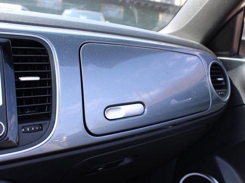 Used 2014 Volkswagen Beetle 1.8T image 24