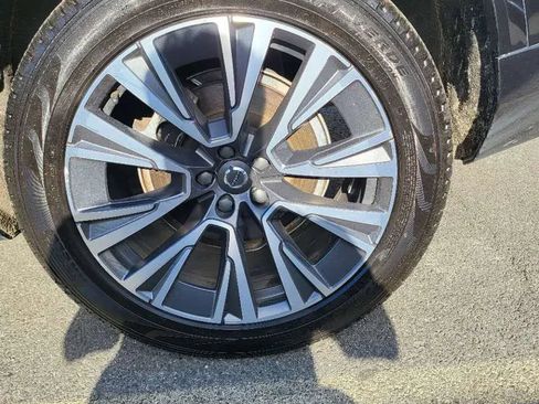 Used 2022 Volvo XC90 T6 Momentum AWD/4WD image 25