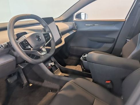 New 2026 Volvo EX30 Plus w/ Protection Package Premier image 13