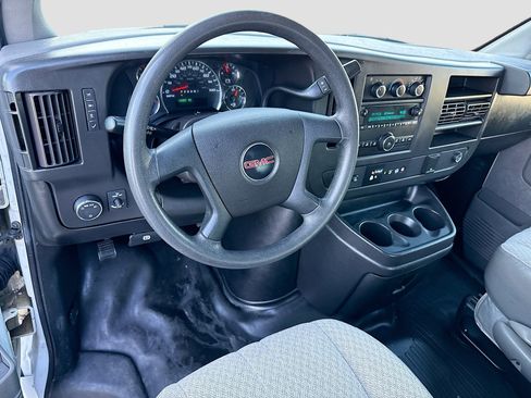 Used 2018 GMC Savana 2500 image 15