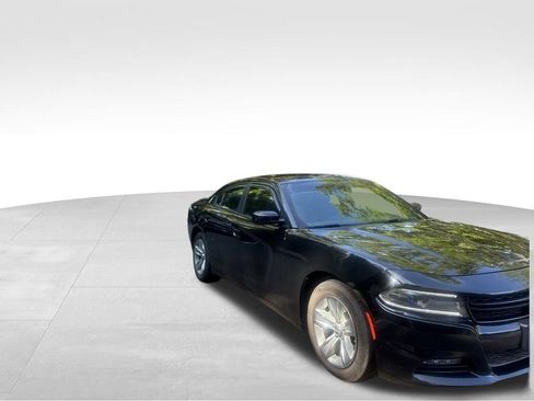 Used 2016 Dodge Charger SXT RWD image 10