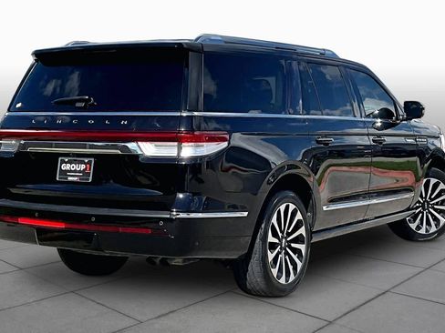 Used 2022 Lincoln Navigator L Reserve RWD image 13
