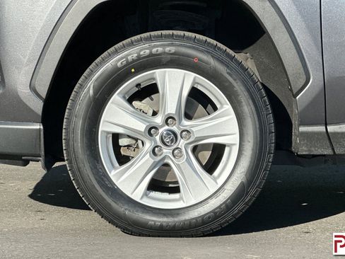 Used 2020 Toyota RAV4 XLE image 32