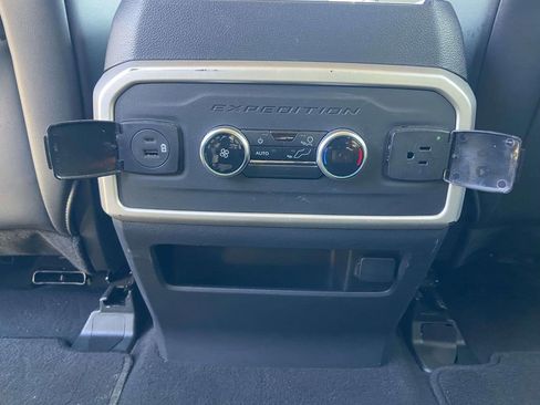 Used 2023 Ford Expedition XLT image 20