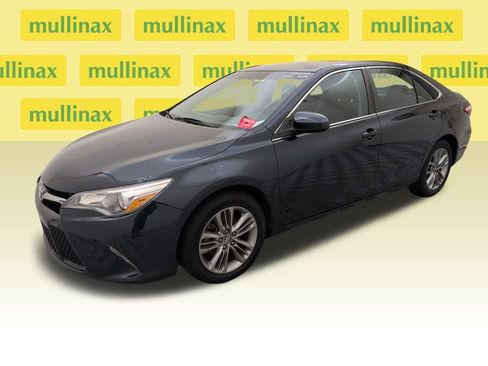 Used 2016 Toyota Camry SE image 10