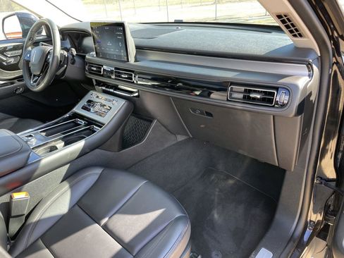 Used 2023 Lincoln Aviator AWD w/ Premium Package image 47