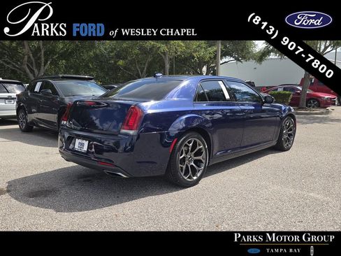 Used 2015 Chrysler 300 S RWD image 5