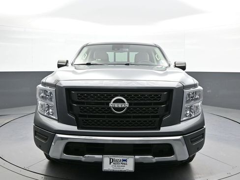 Used 2024 Nissan Titan SV w/ SV Convenience Package image 2