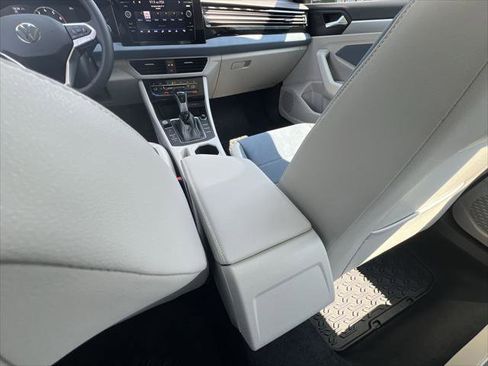 New 2025 Volkswagen Jetta SE image 20