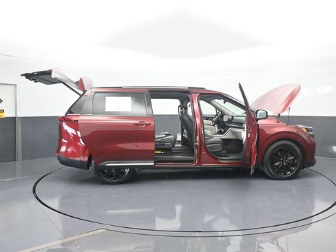 Used 2024 Kia Carnival SX Prestige image 83