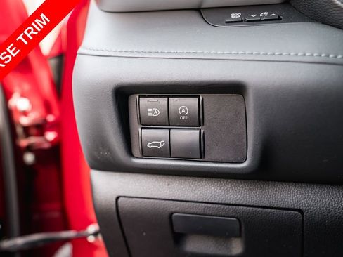 Used 2023 Toyota Highlander XSE FWD image 14
