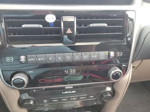 Used 2023 Lexus GX 460 Premium image 18