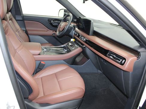 New 2026 Lincoln Aviator Reserve image 29
