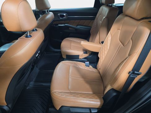 Used 2021 Kia Sorento SX Prestige image 14