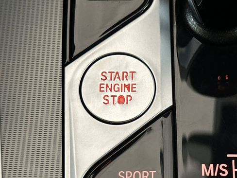 Used 2023 BMW X6 xDrive40i w/ M Sport Package image 23