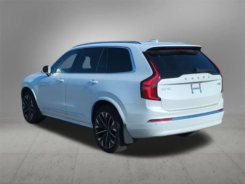 New 2025 Volvo XC90 B5 Plus w/ Protection Package Premier image 4