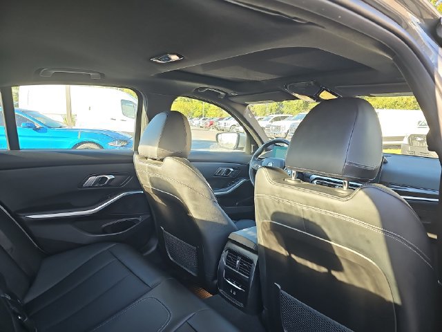 Used 2023 BMW 330i Sedan w/ Premium Package RWD image 11