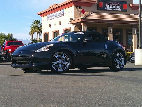 Used 2012 Nissan 370Z Touring w/ Sport Pkg image 3